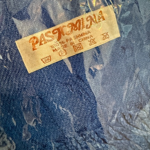 NWT Pashmina | Blue Scarf Luxurious Wrap with Fringe - Picture 3 of 3